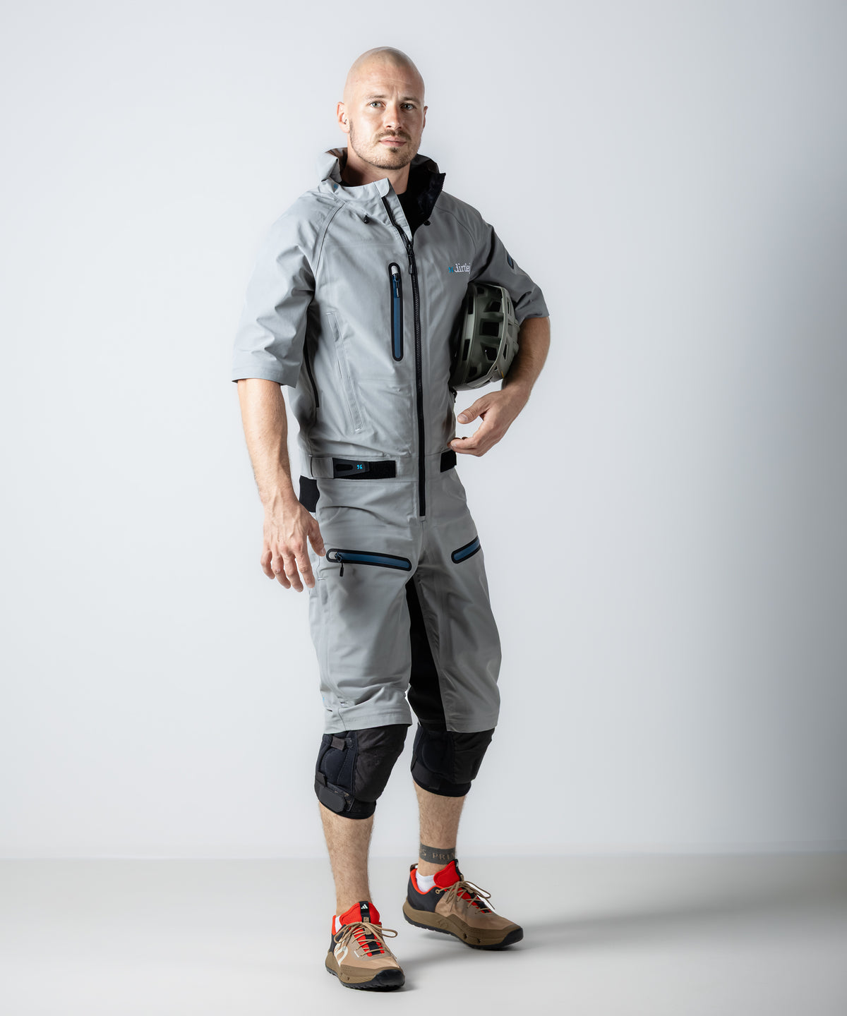 CONVERTIBLE SLEEVES & LEGS