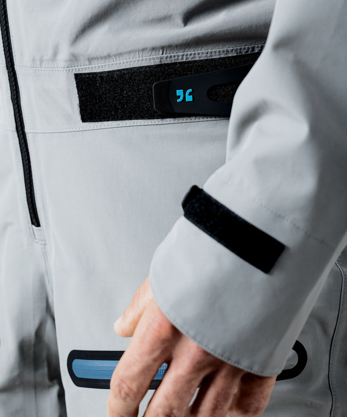 ADJUSTABLE FIT