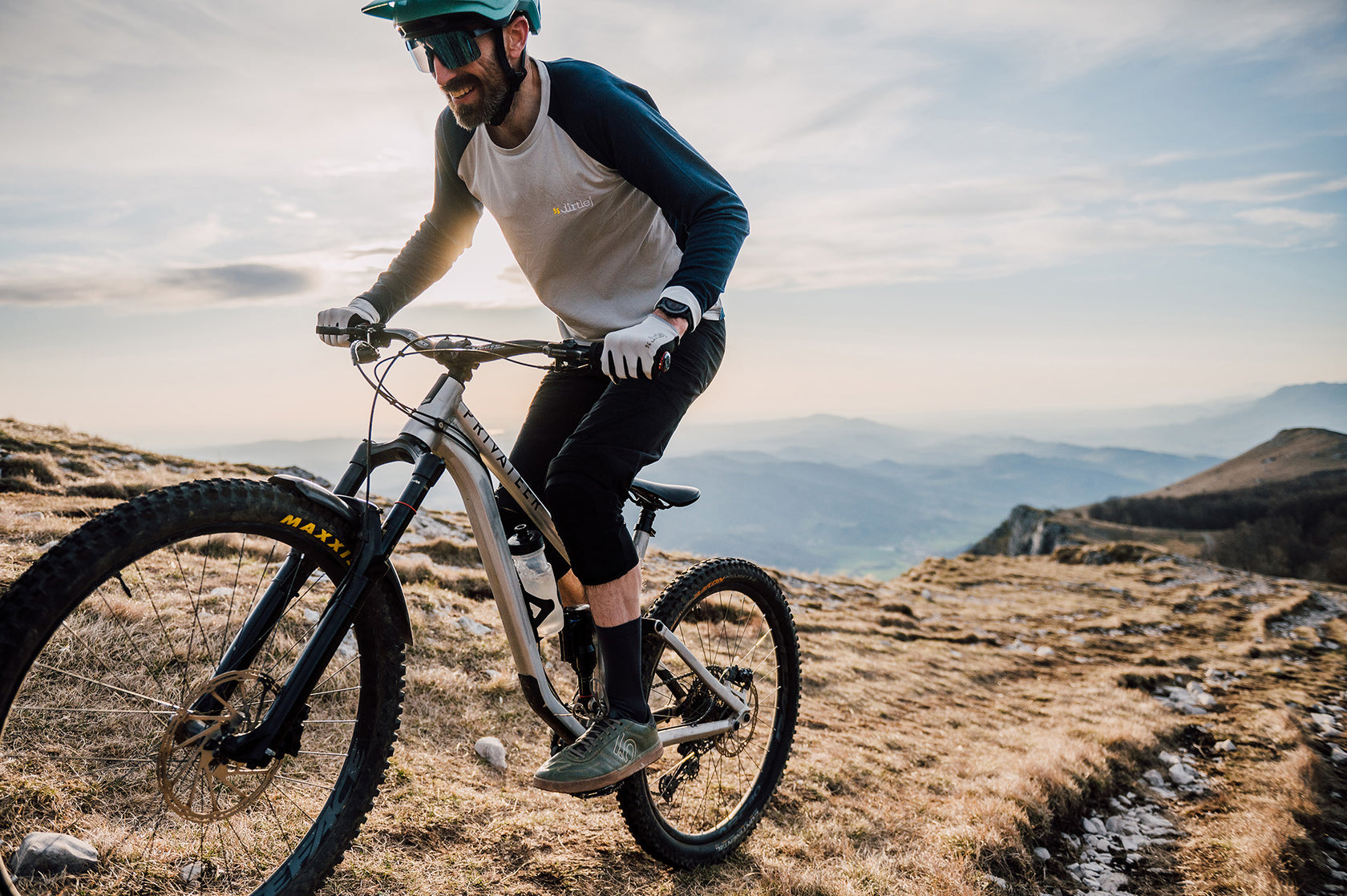 dirtlej trailscout MTB shorts men